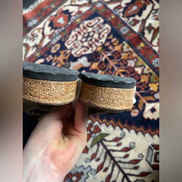 Birkenstock White Patent Leather Gizeh, size 39 - Picture 5 of 5